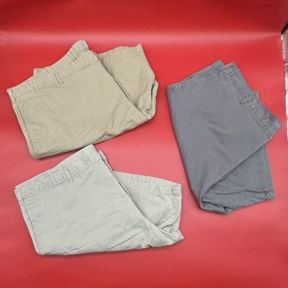 Lot of 3 Saddlebred Men's Big & Tall Size 52W Beige Gray Flat Front Chino Shorts - Picture 1 of 10